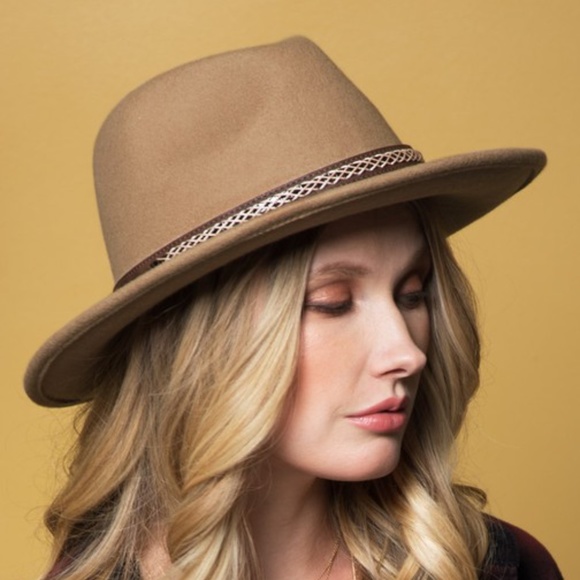 Accessories - Last 1! NWT Western Panama hat with faux Leather Strap